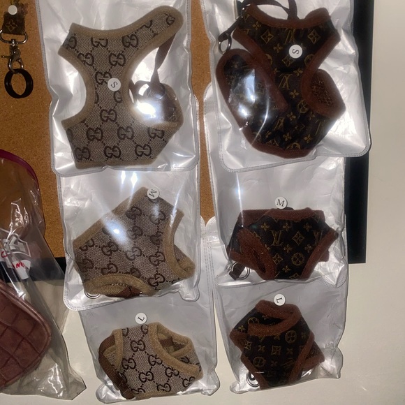 Hats, Shirts, Key Chains, Dog/Cat Collar & Leash - Picture 3 of 15